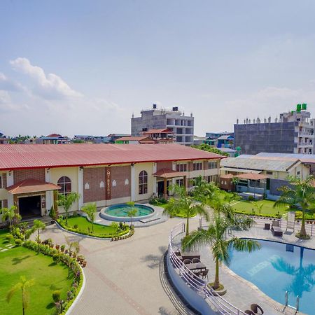 Chitwan Mid Town Resort Bharatpur  Εξωτερικό φωτογραφία