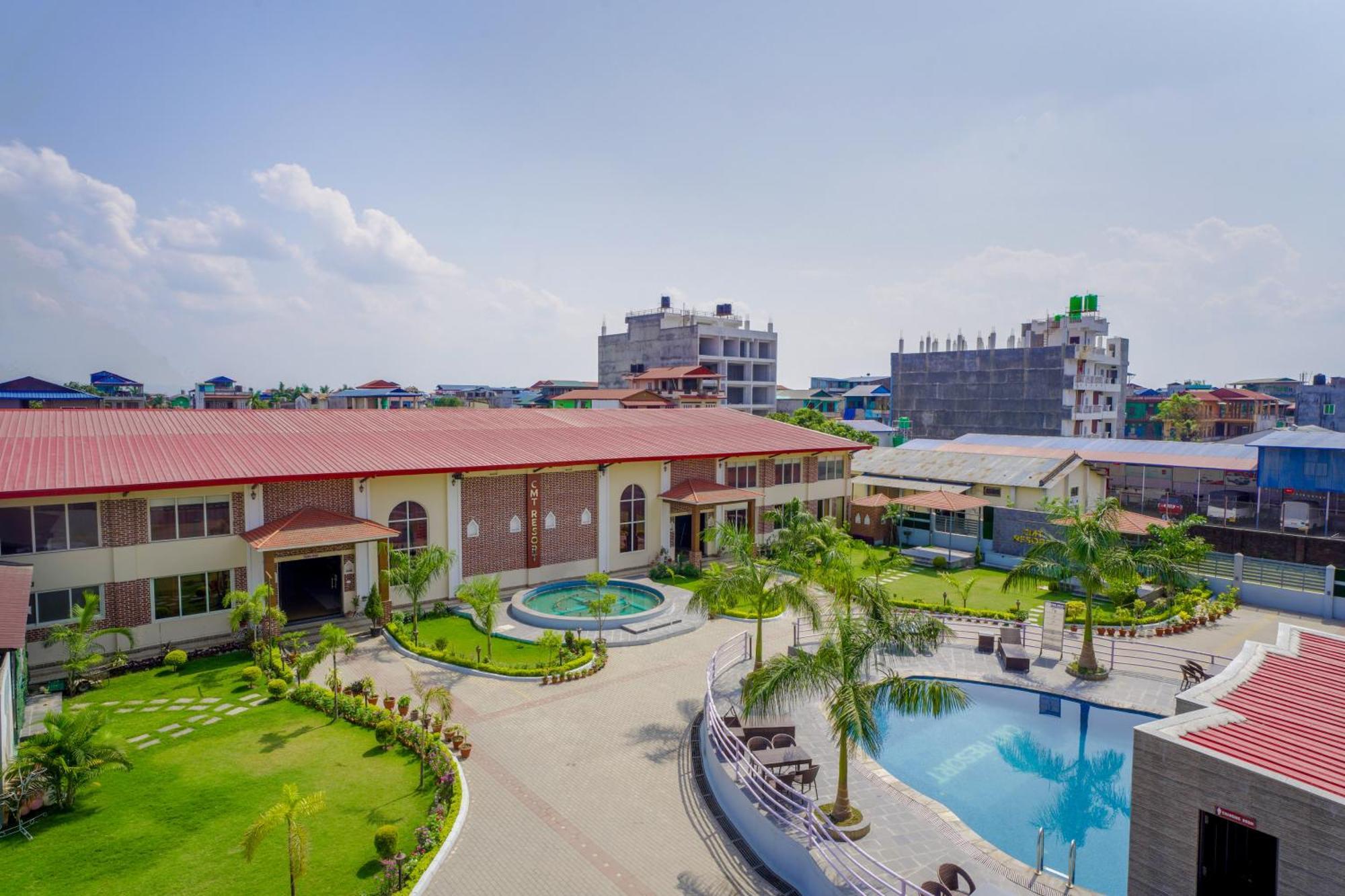 Chitwan Mid Town Resort Bharatpur  Εξωτερικό φωτογραφία